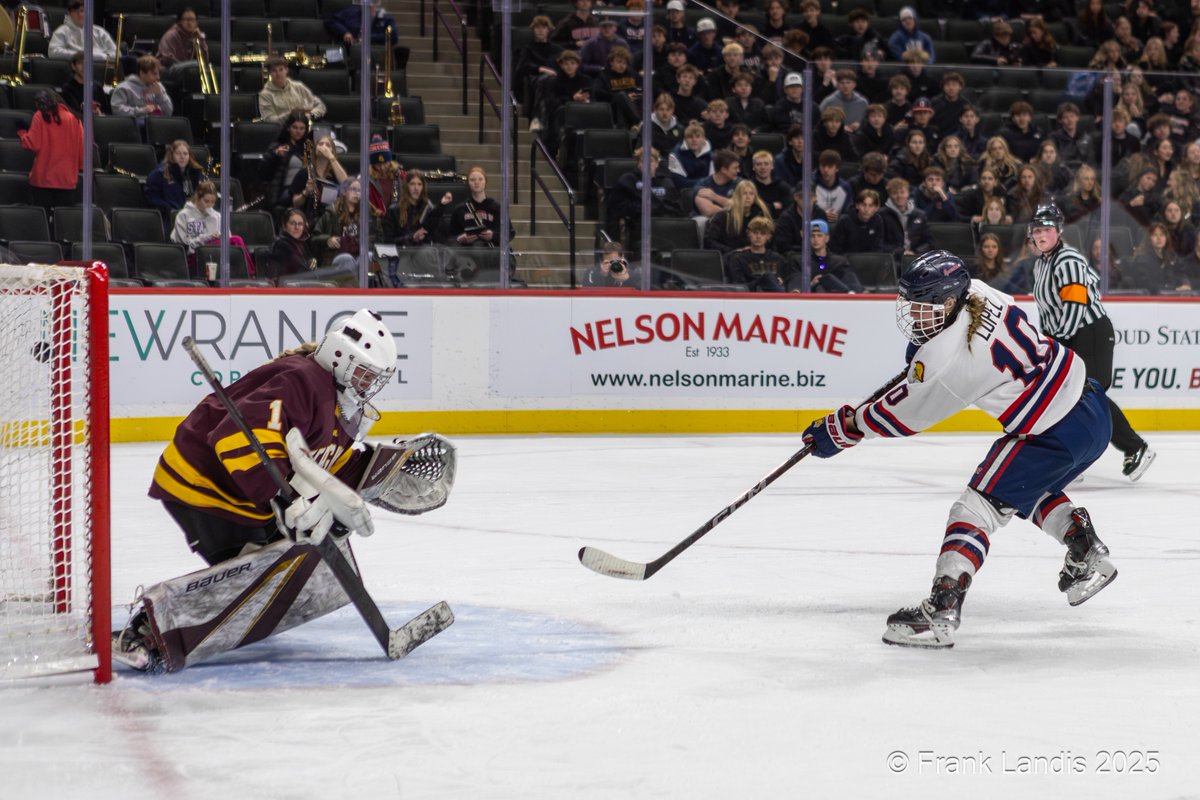 Frank Landis (@frank_landis) on Twitter photo A spectacular start for the Orono girls hockey team as they advanced to the State Semi Finals after easily knocking off Fergus Falls in the State Quarterfinal 9-0 with SOG 41-11. The next game will take place Friday at 11:00am against Marshall or Warroad.
<a href="/Oronoboyshockey/">Orono Boys Hockey</a> A spectacular start for the Orono girls hockey team as they advanced to the State Semi Finals after easily knocking off Fergus Falls in the State Quarterfinal 9-0 with SOG 41-11. The next game will take place Friday at 11:00am against Marshall or Warroad.
<a href="/Oronoboyshockey/">Orono Boys Hockey</a>