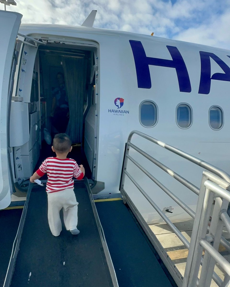 HawaiianAir's tweet image. Big adventures start with little steps. #WanderlustWednesday
📸: @_xjilynn