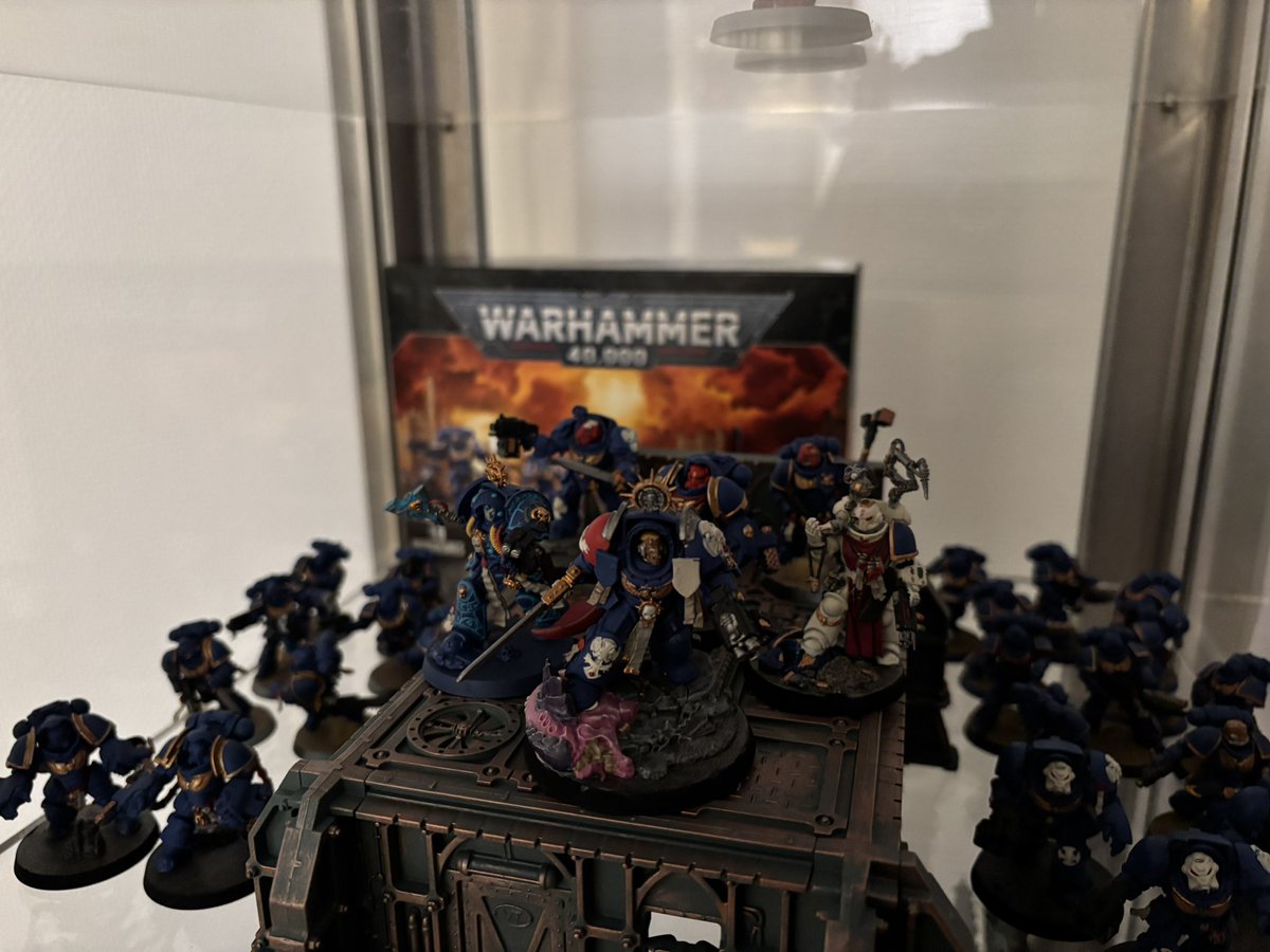 PapaGeek80's tweet photo. Pendant ce temps là … mon armée avance 😎😎😎

#warhammer40k https://t.co/cJwvEJgpee