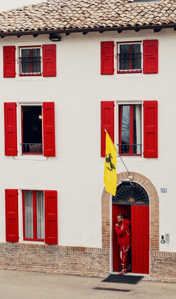 THIS PICTURE???? WOAH