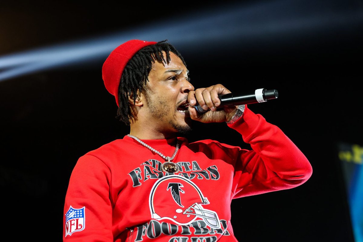 iamdav3d's tweet photo. Pictures from the 2022,
Legends of the Streets tour &amp; concert in Atlanta at the State Farm Arena. Grateful for the opportunity to be an opening act in one of the Biggest Tours of the decade. 

Full Review
https://t.co/MYCu0B3IqX https://t.co/5j870Z1Xc0