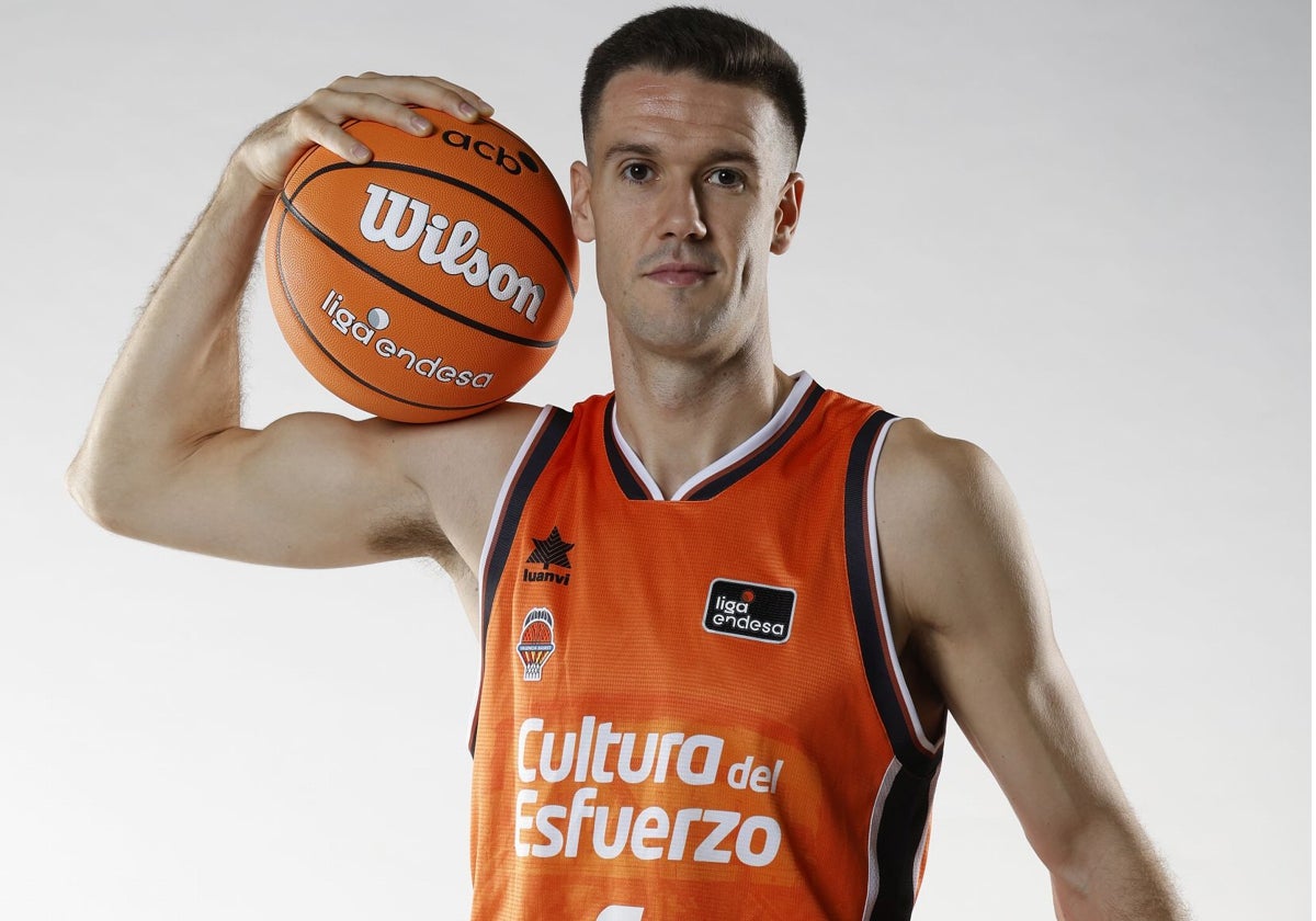‼️ Mucha razón

🏀 Xabier López-Arostegui ve "vergonzoso que haya equipos de ACB sin jugadores españoles"

📢 "Es bastante vergonzoso que haya equipos de ACB sin jugadores españoles. Que haya todo ese tipo de trucos para intentar jugar sin españoles cuando en el primer equipo de