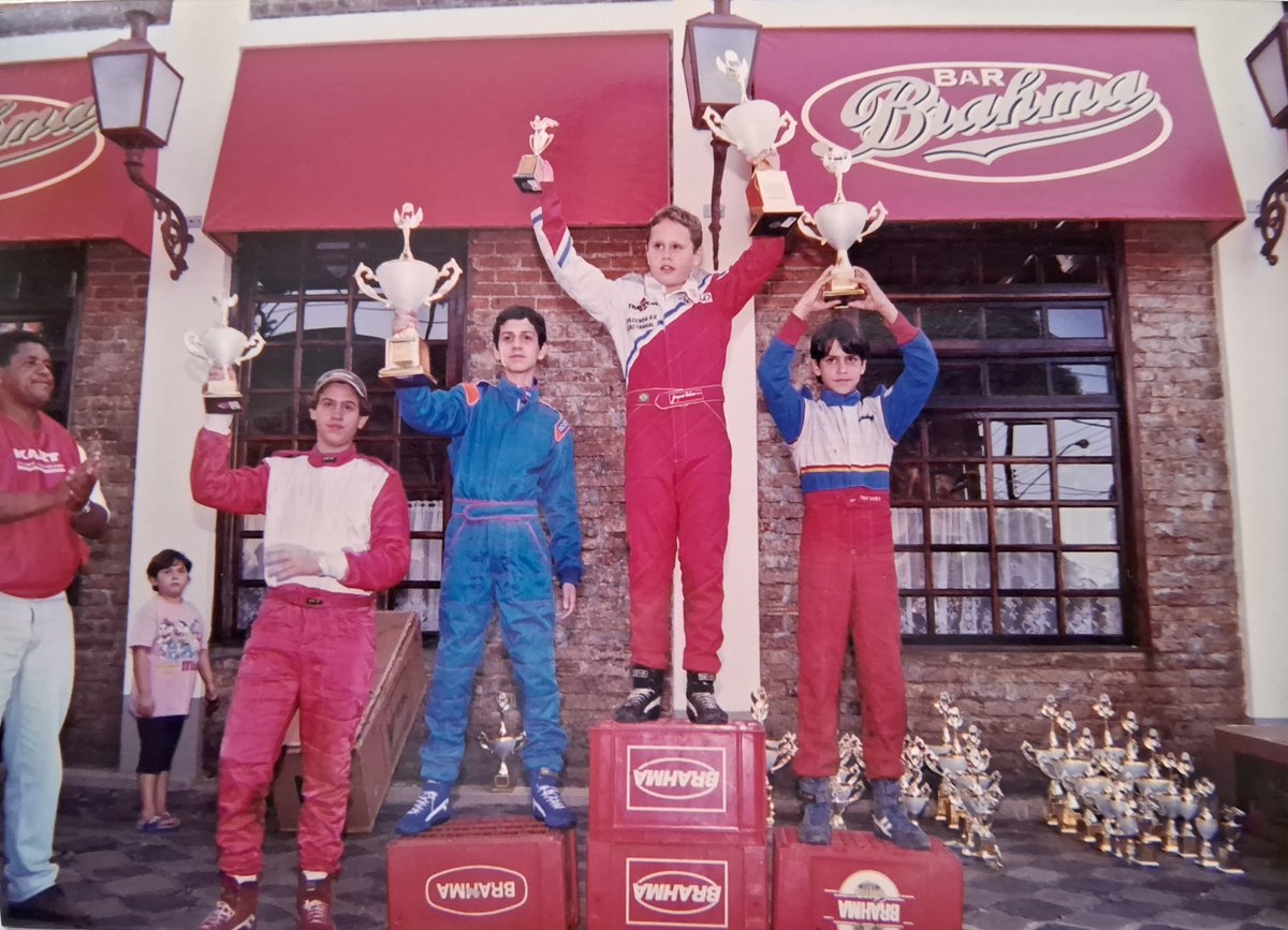 Leosouza91's tweet photo. Troféu da minha primeira corrida no Kart.
2° Lugar da categoria Junior Maior na 1° Etapa da Copa Curitiba de Kart, disputada na Rua João Negrão .
11 de Abril de 1999
#kart #trophy #trofeu #motorsport #kemba https://t.co/DQG5TrYu2H