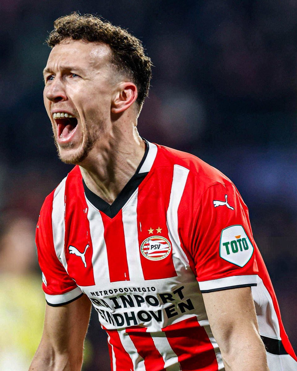 MemoNavarro_'s tweet photo. Es eterno Perisic. Un verdadero futbolista de culto.

Máximo anotador de Croacia en torneos importantes. Buen paso en el Inter. Ganador del triplete con el Bayern.

Se rompió el cruzado a los 34 con el Tottenham y regresa a seguir marcando goles cruciales en Champions con el PSV. https://t.co/ZHKxk0frlv