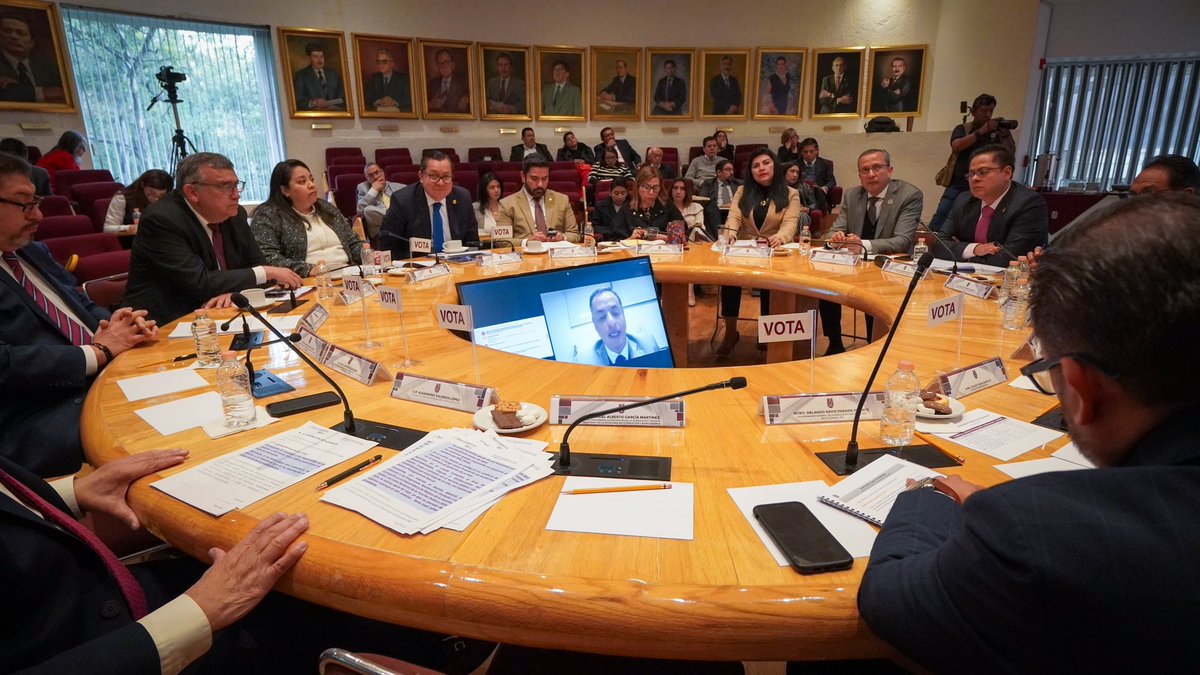 ipn_sad's tweet image. ✍🏻 En la Primera Sesión Ordinaria del #COCODI 2025, se presentó el avance trimestral de resultados del @IPN_MX . La sesión fue encabezada por el Mtro. @JavierTapiaS_mx, en cumplimiento de las instrucciones del H. Director General, @ArturoReyesS_ . ⚙️🏛️
.
#IPN