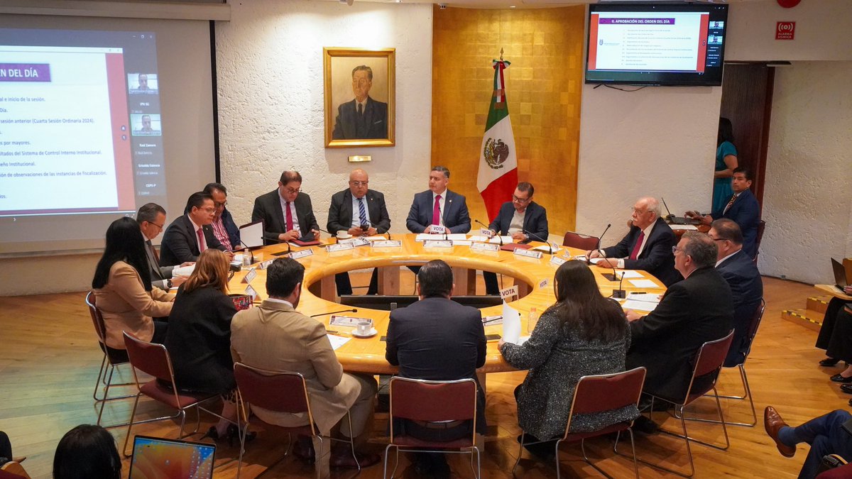 ipn_sad's tweet image. ✍🏻 En la Primera Sesión Ordinaria del #COCODI 2025, se presentó el avance trimestral de resultados del @IPN_MX . La sesión fue encabezada por el Mtro. @JavierTapiaS_mx, en cumplimiento de las instrucciones del H. Director General, @ArturoReyesS_ . ⚙️🏛️
.
#IPN