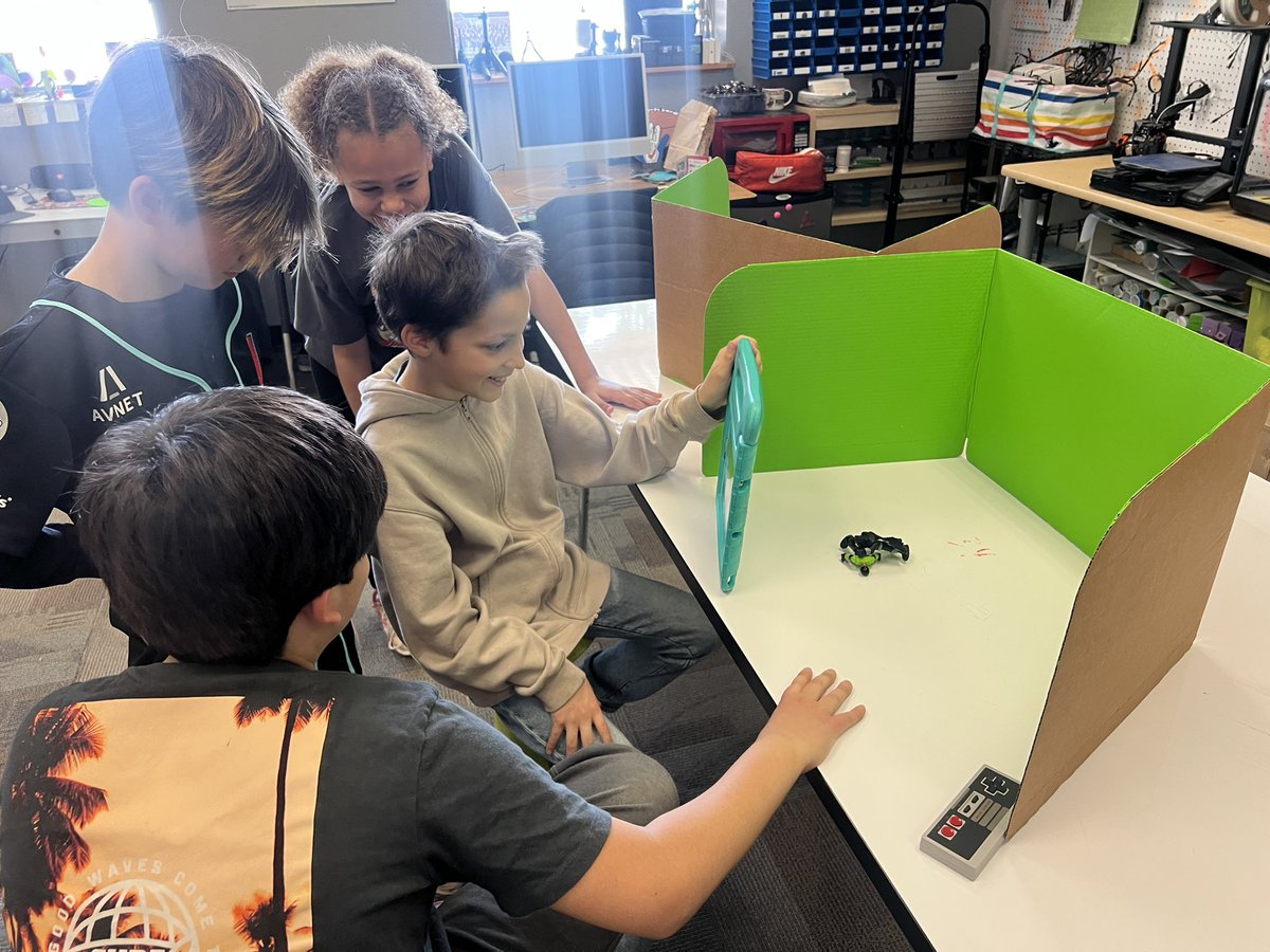 KnIhT_tNeReFfId's tweet photo. It is a sad day when my son finally said I could bring his #imaginext figures to my classroom. Much like Toy Story these toys have been given a new lease on life with the 4th graders. #stopmotion #stem #stemed #edtech #makerspace #animation #makersgonnamake @SVViperPride @DVUSD https://t.co/0yaAVO7E4r