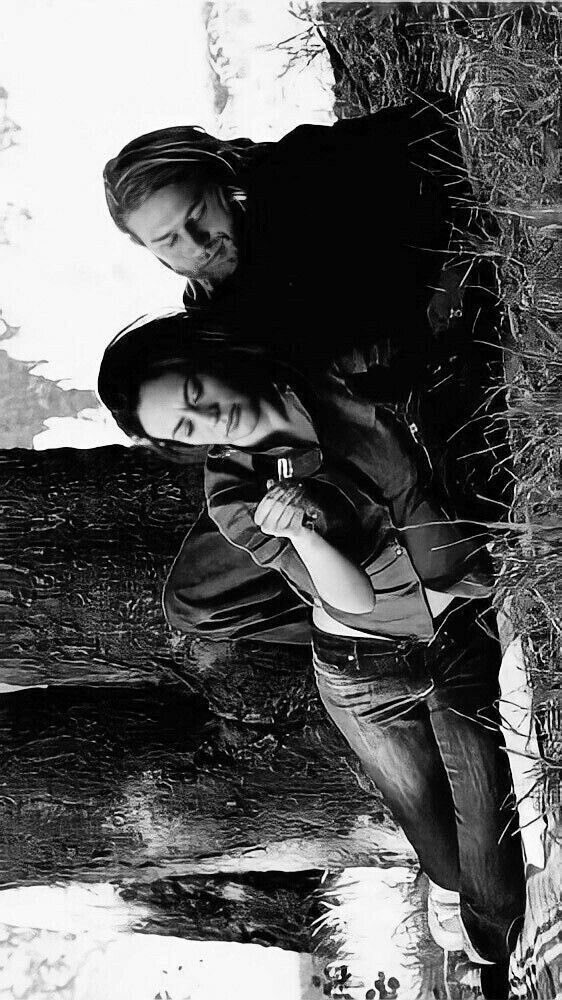 SoAComunity's tweet image. Just posting some #Jara photos to make you smileee #soa #sonsforever #charliehunnam #maggiestiff #myparents #theyaresofuckingcute