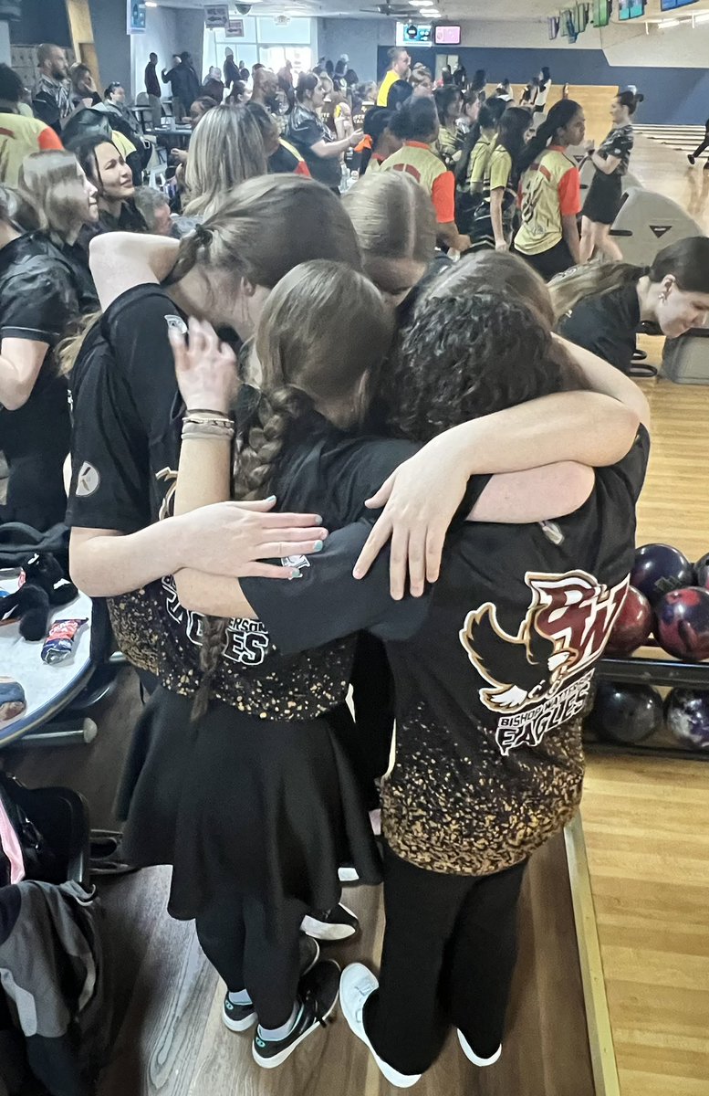 bweaglesbowling's tweet photo. So proud of these ladies! They held up under the pressure of their first Sectionals and made a great showing. They bowled their high baker game of 147 and showed great team effort and support! Way to go ladies! 🎳🎳🎳🎳🎳 https://t.co/BD3AuRVze0