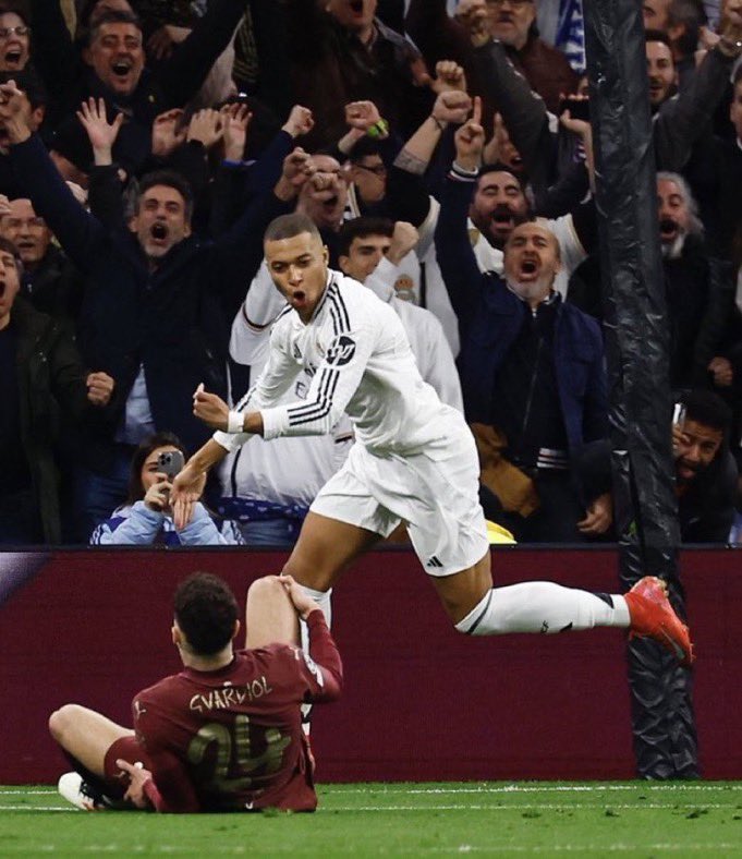 Kylian Mbappé x Gvardiol

ESSA FOTO É SACANAGEM PQP