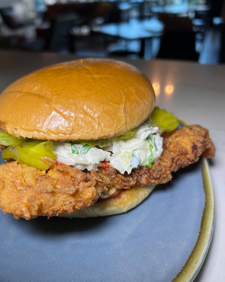 BeerStylesWDM's tweet photo. SPICY CHICKEN SANDWICH | Fried chicken breast, house-made slaw, pickles, and chipotle mayo on a brioche bun.
🍻 Pairing Recommendation: @ExileBrewingCo Cherry Plum Bohemian
#chickensandwich #foodpairing #BeerPairing #sandwich #pairingrecommendation #beerstyleswdm https://t.co/qQiy1gDEsU