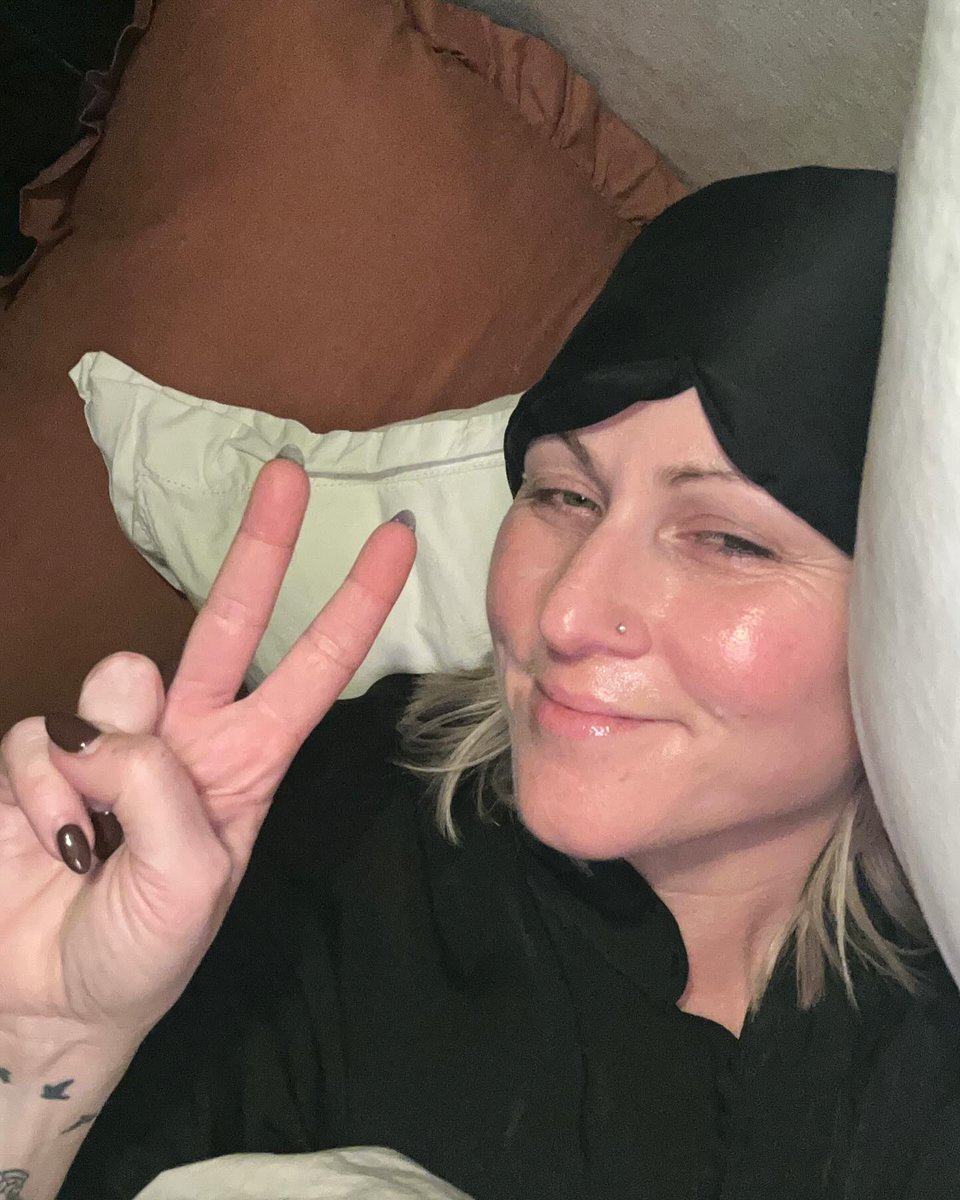 Uber at 4.30, In a dark very loud basement dancing away by 5pm 🪩 Squinting into the evening for drinks after an epic set at 7, followed by dinner with friends at 9, to be home and double cleansed in bed by 11.  That’s the way to do it.