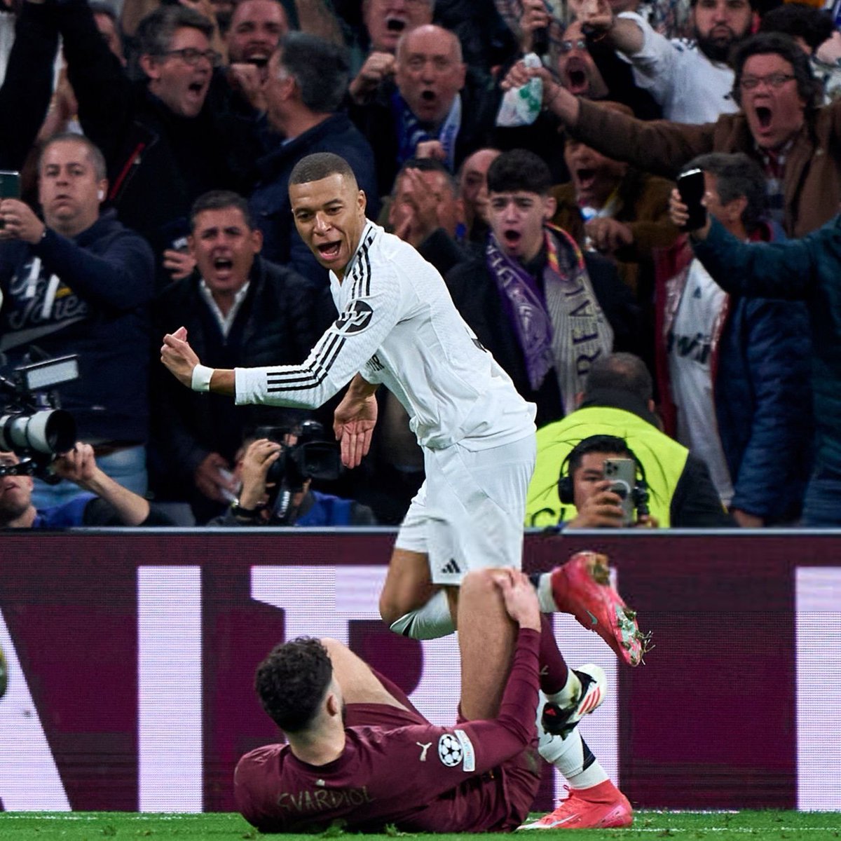 Madrid_Archive's tweet photo. SIT DOWN, BE HUMBLE. https://t.co/xC8SkFDj1S