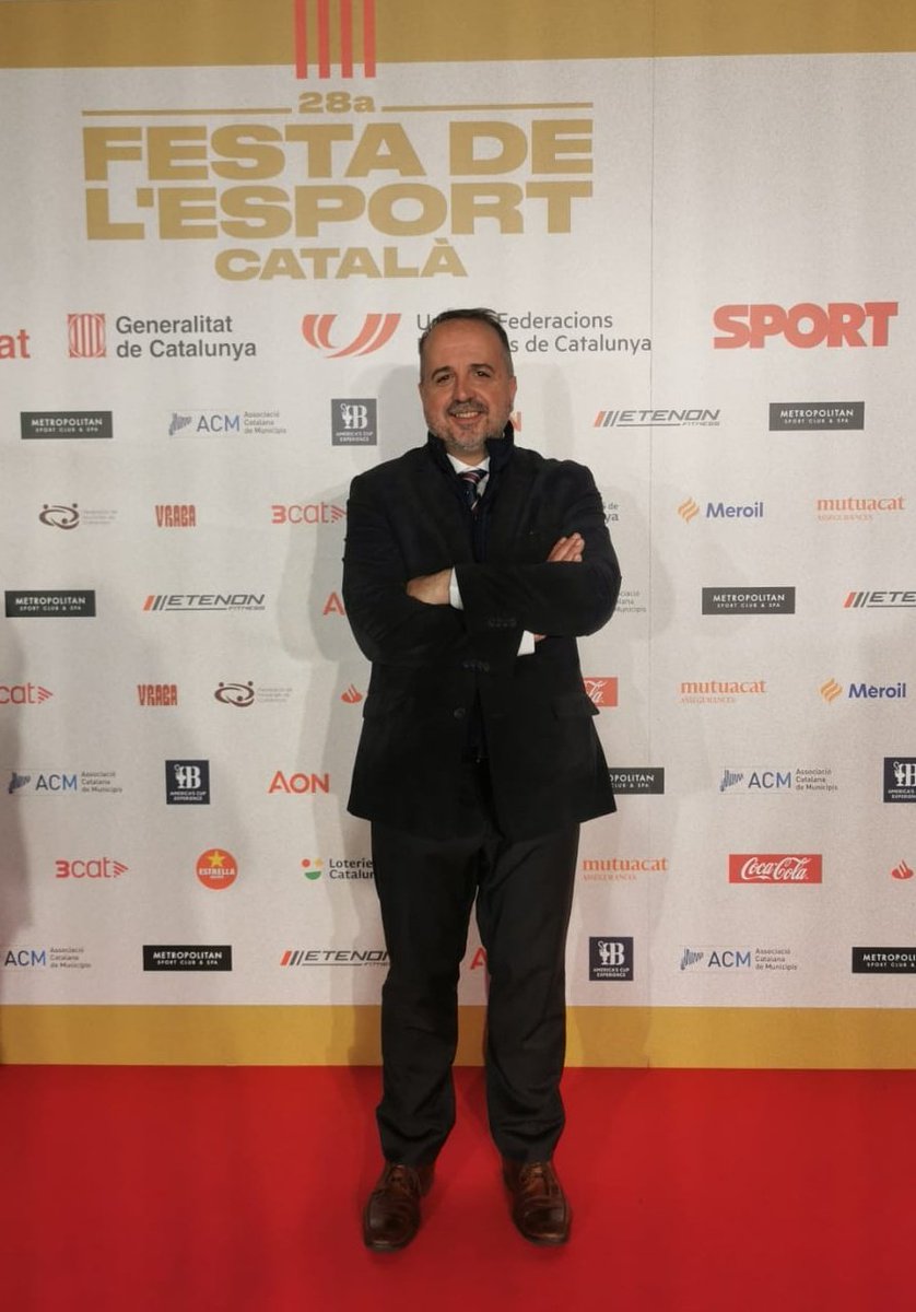 oscarmilla1's tweet image. ✨️ Assistim a la #28FestaEsportCatalà representant la @FCBeisbolSofbol. 🏆 Moltes felicitats a l'Ari Sánchez i Dennis González, millors esportistes catalans de 2024.

#EsportCat #SomEsport