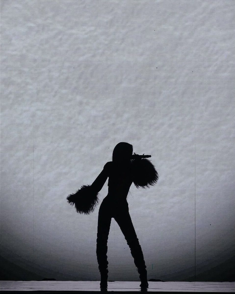 No sound needed! 🎤✨