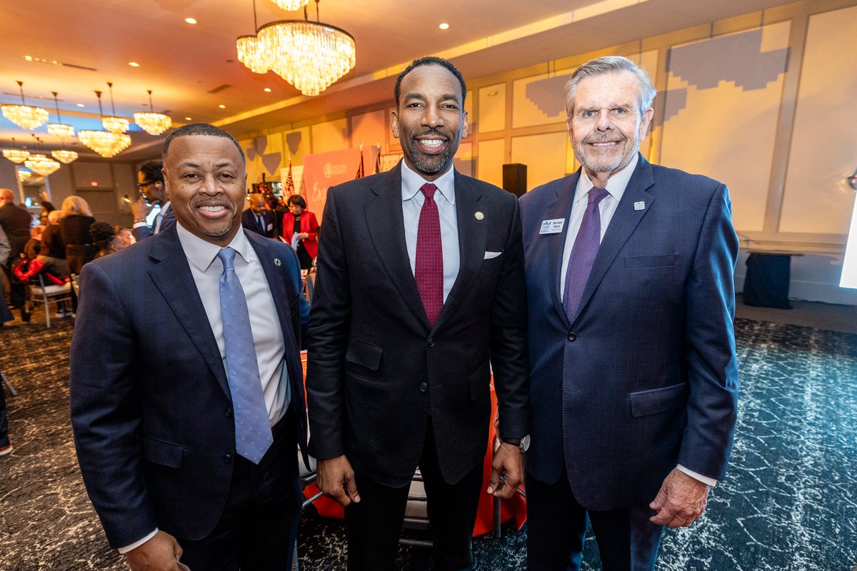 QualityGrowth's tweet image. Yesterday, Chairman Robb Pitts celebrated @FultonInfo's successes at the annual #StateofFulton. 
Read the press release now: councilforqualitygrowth.org/press-release-….
View the full photo gallery: councilforqualitygrowth.org/photo-gallery-….
Video recording  coming soon.
#FultonCounty #CouncilforQualityGrowth