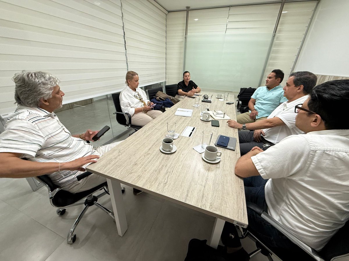 La ANCP-CCE, en alianza con <a href="/planatlantico/">Secretaría de Planeación Atlántico</a> y <a href="/desarrollo_atl/">SecretaríaDesarrollo</a>
buscan firmar un convenio de entendimiento para que las asociaciones productoras de alimentos de la región puedan vender sus productos a entidades del departamento.