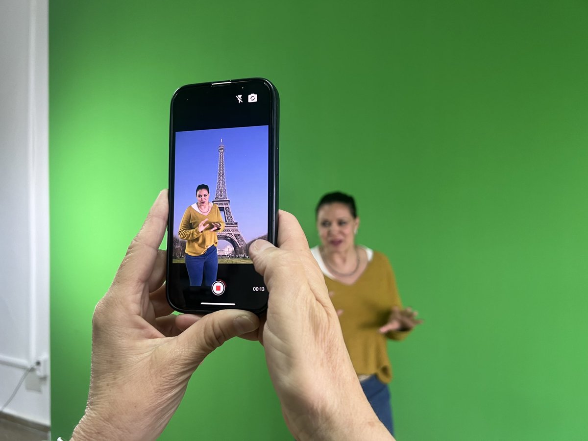 caotico27's tweet photo. Así, “esturreaos”, hemos terminado en la formación de hoy en el @cepdecadiz
Otra experiencia, vivencias y formación a la mochila
#chromakey #stopmotion #efectos #ediciondevideo #videoconia https://t.co/2Je11d4QpL