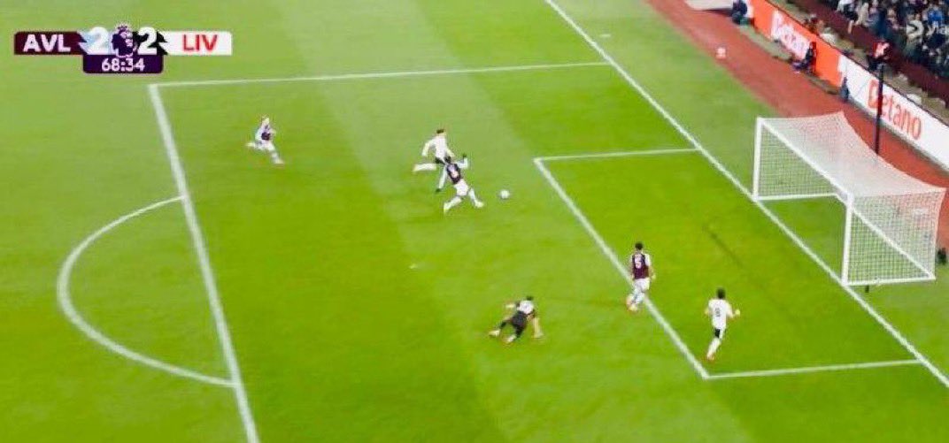 This miss is insane. xG must’ve been 1.2 

Then he goes 1on1 and could just simply roll the ball to the right to Mo but no he decides to take on Martinez.

Nunez is gone in the summer for £70m. Thats a fact.