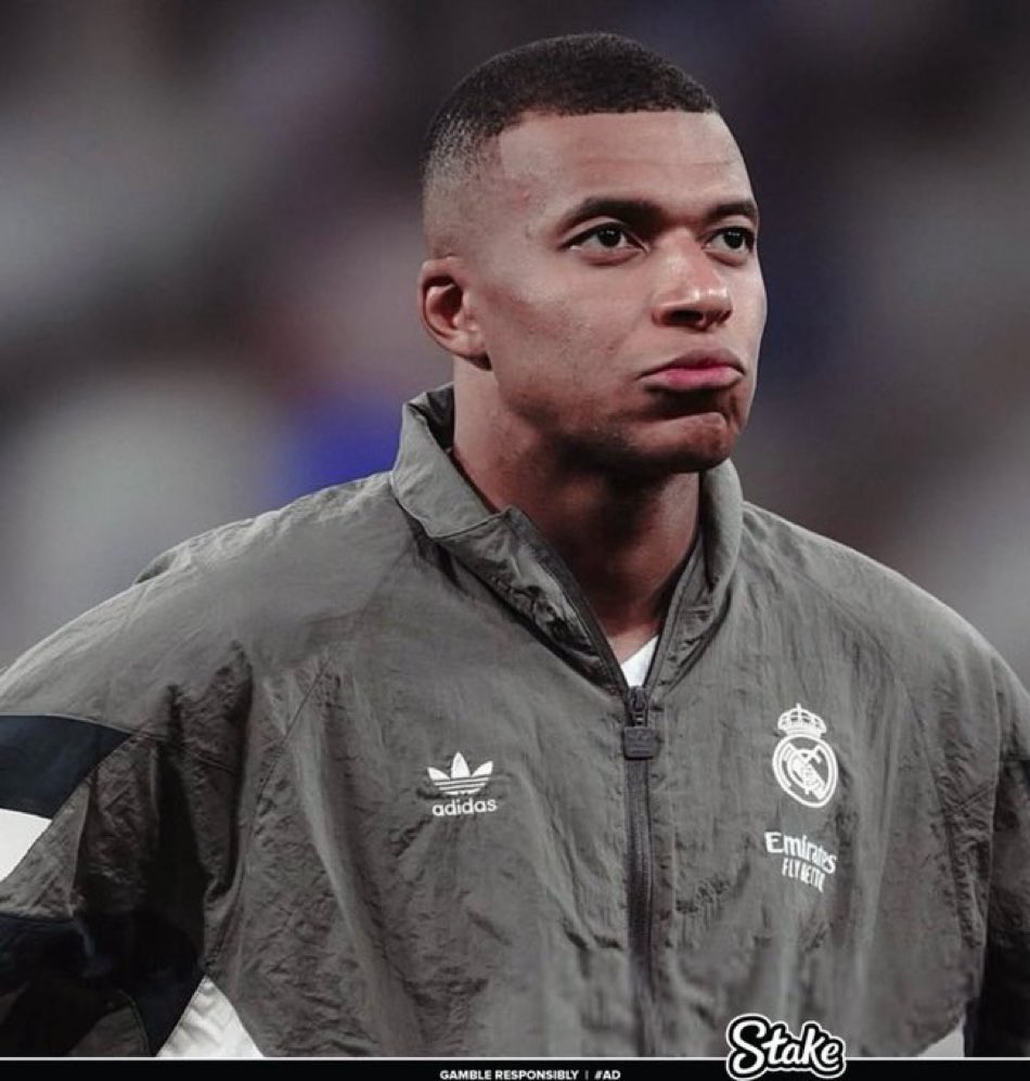 Castillo__Rm's tweet image. Tus OJOS, me recuerdan a los SUYOS.