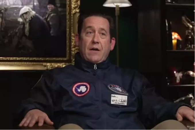 El ejército estadounidense gastó 3.000 millones de dólares en construir el mayor telescopio del mundo...

Luego lo enterraron una milla bajo el hielo de la Antártida.

Ahora un antiguo contratista afirma que NO es un telescopio en absoluto... Es MUCHO más peligroso.

Aquí está la