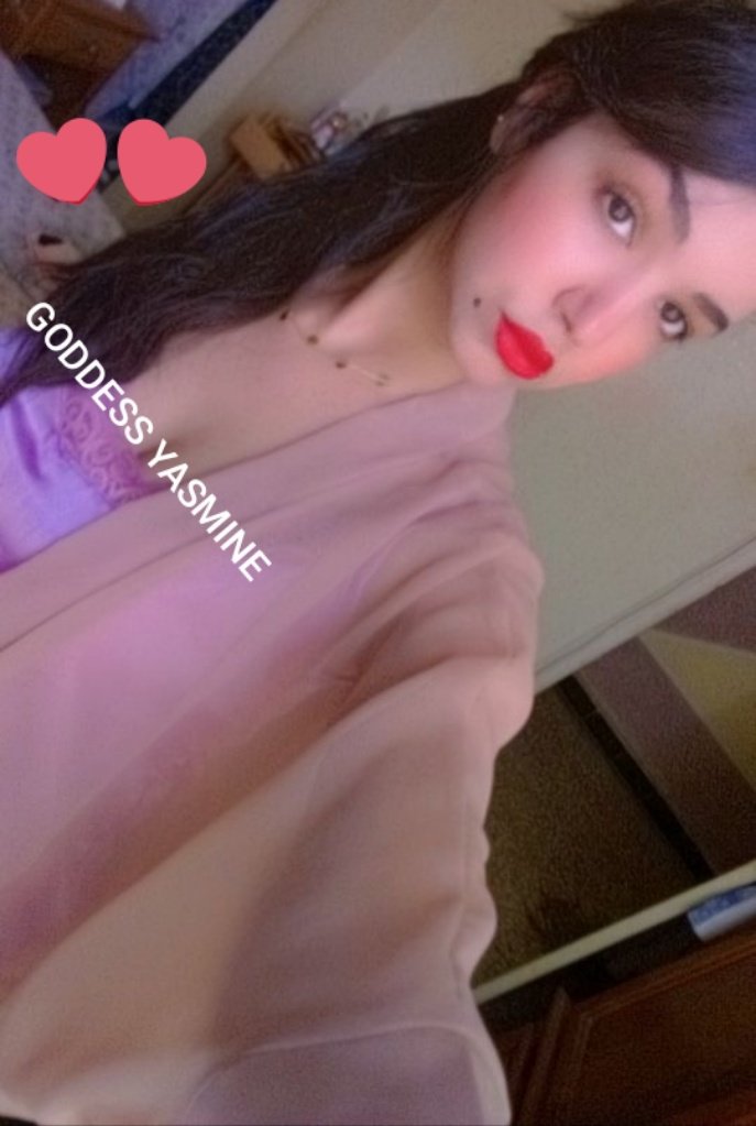 Je ne fais vraiment aucun effort et pourtant tu continues à raquer parce que tu ne pourras jamais me résister. Il suffit d'un regard...

Findom paypig soumis moneyslave ATM moneymiss