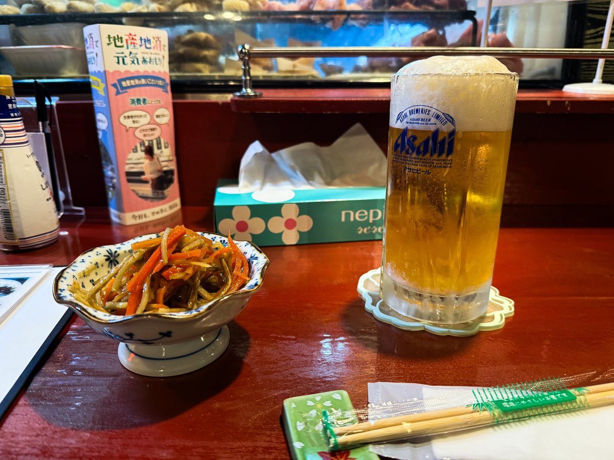 benicoirmachi's tweet photo. 青森・大湊「飢餓海峡」ゆかりの地で飲んだ。ノンアルだけどジョッキに入ってるとホンモノにみえる。 https://t.co/jMASVS72Et