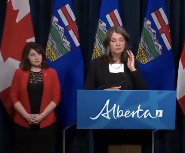 #Ableg

Picture of the 2 biggest pairs liars in Alberta

#Abpoli