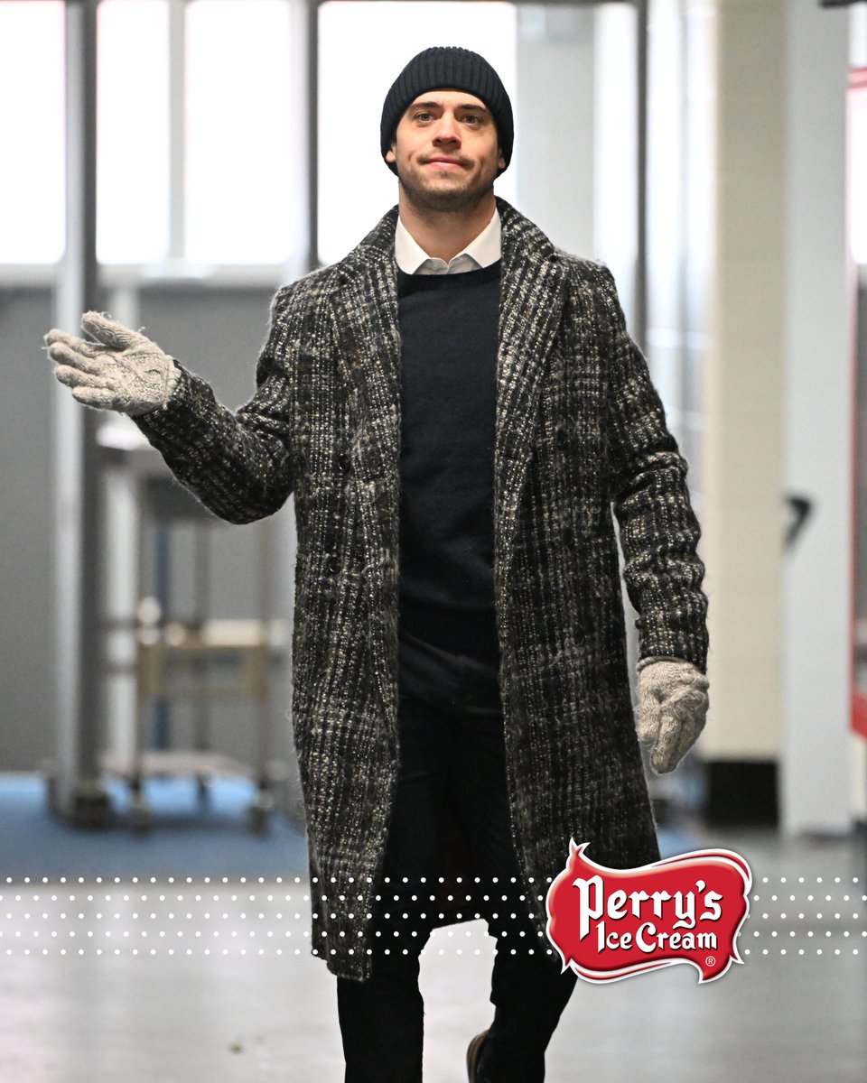 X-Rochester Americans (@amerkshockey) on Twitter photo Weather = Cold 🥶
Suits = Sweet 🍭
Thanks for playing, everyone... but it's Mets and Jabbo taking home tonight's <a href="/perrysicecream/">Perry's Ice Cream</a> Sweet Suit honors! Weather = Cold 🥶
Suits = Sweet 🍭
Thanks for playing, everyone... but it's Mets and Jabbo taking home tonight's <a href="/perrysicecream/">Perry's Ice Cream</a> Sweet Suit honors!