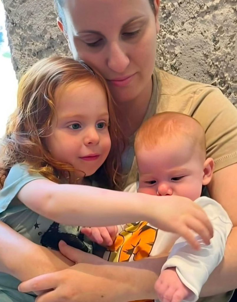 EriFransson's tweet photo. My heart is broken, shattered in 1000 pieces!!What has happened is pure evil beyond imagination!! Rip beautiful angels😢!!  #BibasFamily  #NeverAgainIsNow https://t.co/obcUnmMduI