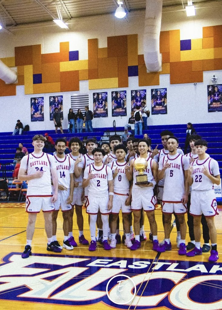 Congratulations to <a href="/TheLakeBoysBB/">Eastlake Falcon Basketball</a> on clinching the 6A D1 Region 1 🏀 Bi District Title after defeating Odessa 62-56!! 🏆 👏 
Well deserved coaches &amp; athletes, onto the next round!! 💯

📸 #ThruMyLenz ⭐️ 

#BorderlandSports #TXHSBB #FTF 🟣🟠