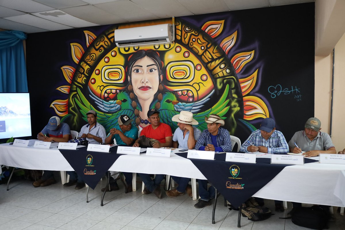 abelardopintom's tweet image. Hoy, en el Comude de Camotán, Chiquimula, junto a la Viceministra @MaMenaldo, presentamos el Registro Social de Hogares, la herramienta digital que el @Midesgt utiliza para identificar a nuevos beneficiarios de los #ProgramasSociales e iniciativas del @GuatemalaGob.
#RSHGuate