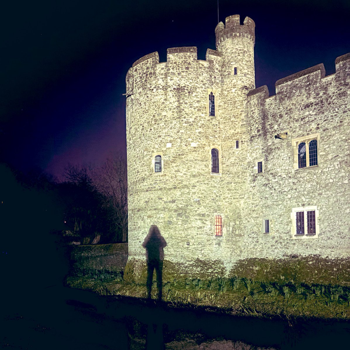 Kerrie Gibbo π©΅π¬π§π°π°π»ββοΈπ¦’π΄πΆπ¦π¦ (@kerriegibbons) on Twitter photo Me and my shadow turning off the castle lights tonight! So happy you were with me! π» <a href="/AllingtonCstle/">Allington Castle Events</a> #spooky #shadow Me and my shadow turning off the castle lights tonight! So happy you were with me! π» <a href="/AllingtonCstle/">Allington Castle Events</a> #spooky #shadow