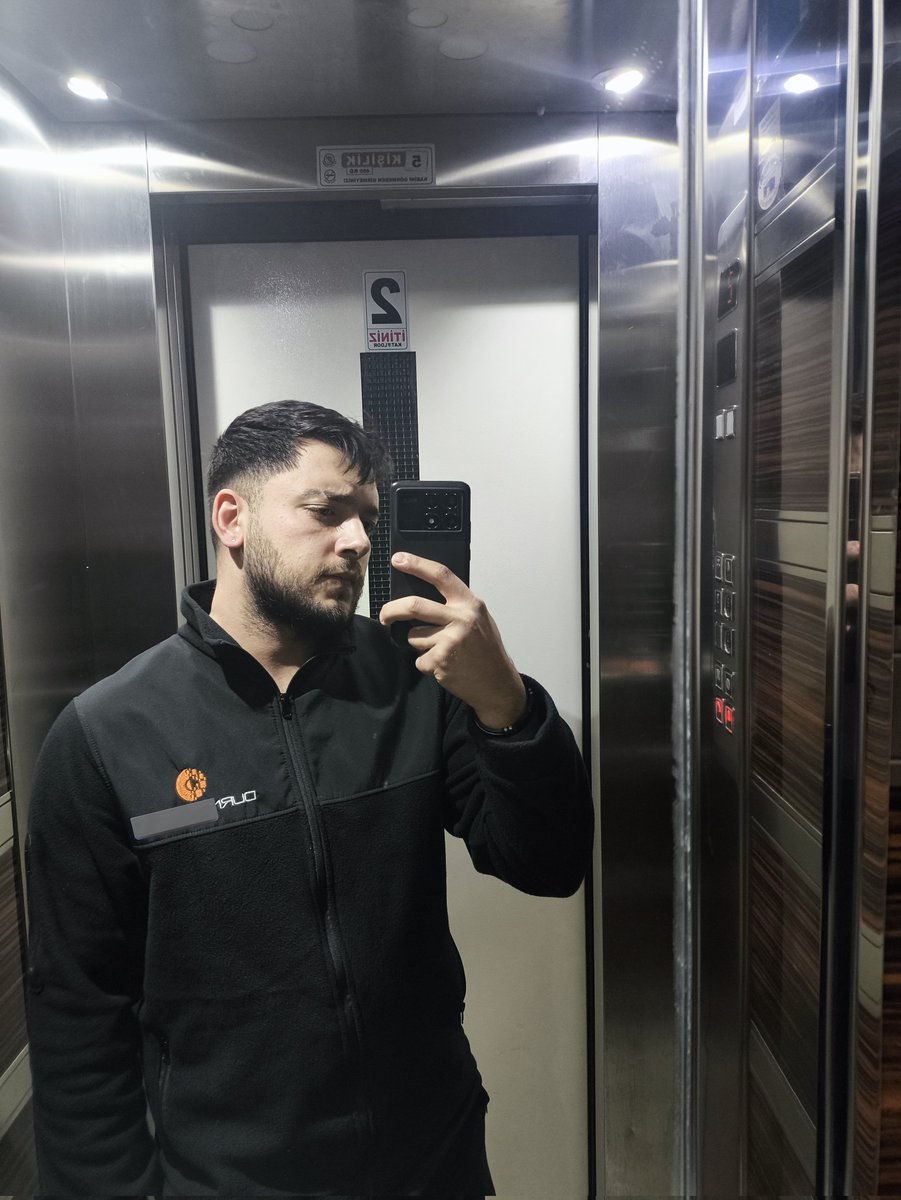 Hugedomm's tweet image. Yorgun bir günden.