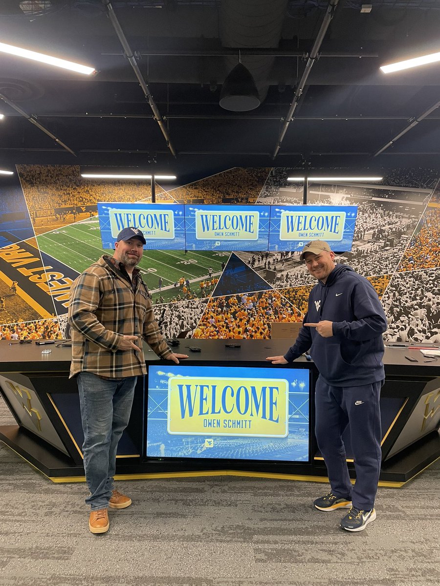 Fancy! Big thanks to <a href="/RealCoachRod/">Rich Rodriguez</a> <a href="/RasheedMarshall/">Rasheed Marshall</a> <a href="/CoachTTrickett/">Travis Trickett</a> <a href="/noel_devine7/">Noel Devine</a> #5 and the rest of the mountaineer staff for making me feel at home! #HardEdge!!!