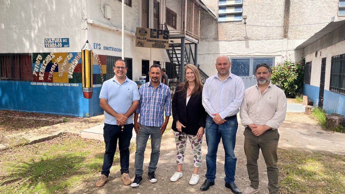 SecProdMatanza's tweet photo. En Luzuriaga en el CFP 401 Don Bosco con el director de la sede Oscar Rios D’Ascenzo, y el equipo de la UTN encabezado por Jonathan ABBA articulando los cursos del programa Escuelas de Oficio.

Mecánica automotriz será una de las tem��ticas!

Informes: +54 911 3702-0882 https://t.co/eZbspCGOdV