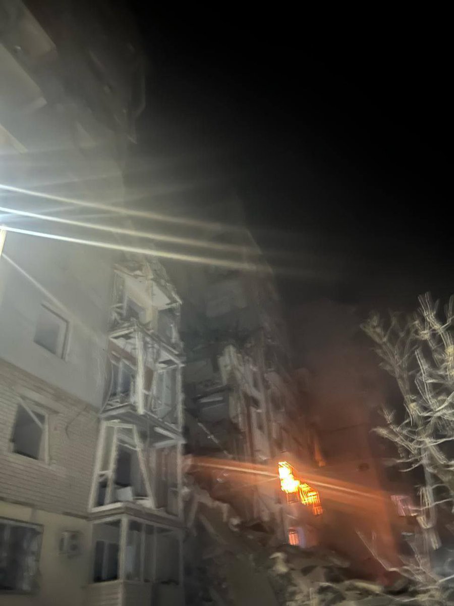 In this moments russia bombs cities all over Ukraine with heavy drones and guided aviabombs while “TRUMP” talking bullshit about putin’s peaceful intentions

This is Kherson residential building after russian bomb just right now