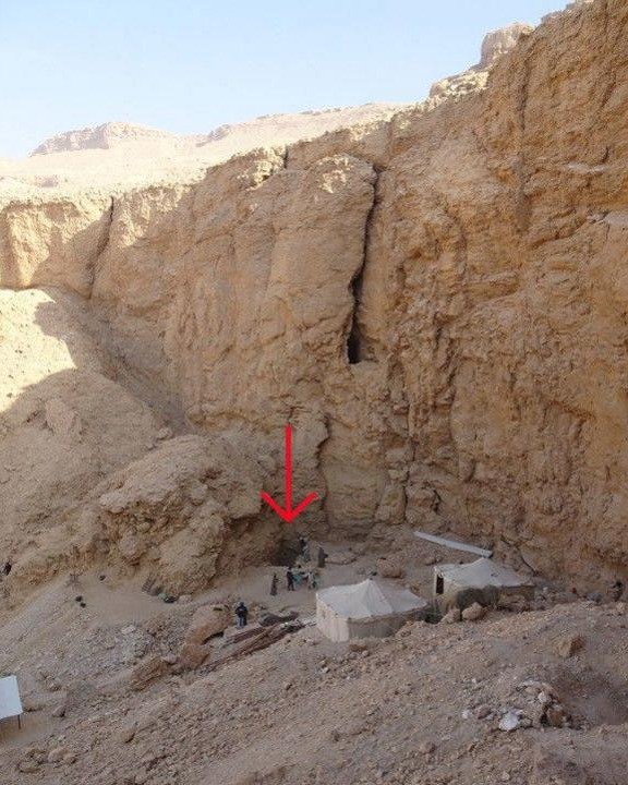 Discovery of the tomb of Thutmose II (Feb. 2025)

This week, archaeologists unveiled a momentous discovery—the long-lost tomb of Thutmose II, believed to be the final undiscovered royal burial site of Egypt’s 18th Dynasty. This marks the first tomb of a pharaoh uncovered since