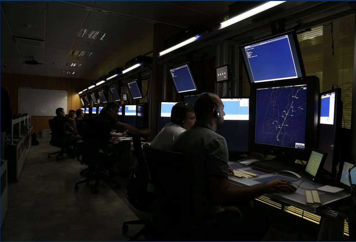 José Correia Guedes (@cpt340) on Twitter photo Boas notícias da <a href="/NAV_Portugal_/">NAV Portugal</a> Em 2024 foram controlados nada menos que 917.077 voos IFR (navegação por instrumentos) no espaço aéreo português o que representa um aumento de 7,5 % face ao ano anterior. De igual modo o número de atrasos em rota baixou uns muito significativos Boas notícias da <a href="/NAV_Portugal_/">NAV Portugal</a> Em 2024 foram controlados nada menos que 917.077 voos IFR (navegação por instrumentos) no espaço aéreo português o que representa um aumento de 7,5 % face ao ano anterior. De igual modo o número de atrasos em rota baixou uns muito significativos