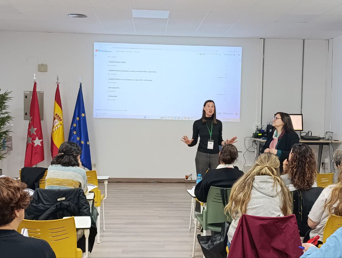 Las ponentes compartieron una experiencia maravillosa que tuvo lugar en el <a href="/iesginer_org/">IES Francisco Giner de los Ríos (Alcobendas)</a> : "Aprendiendo de nuestros mayores". Los estudiantes tuvieron la oportunidad de sumergirse en el fascinante mundo de los podcasts intergeneracionales. 🎙️✨
#IF_CMadrid  #ISMIE #Escritura