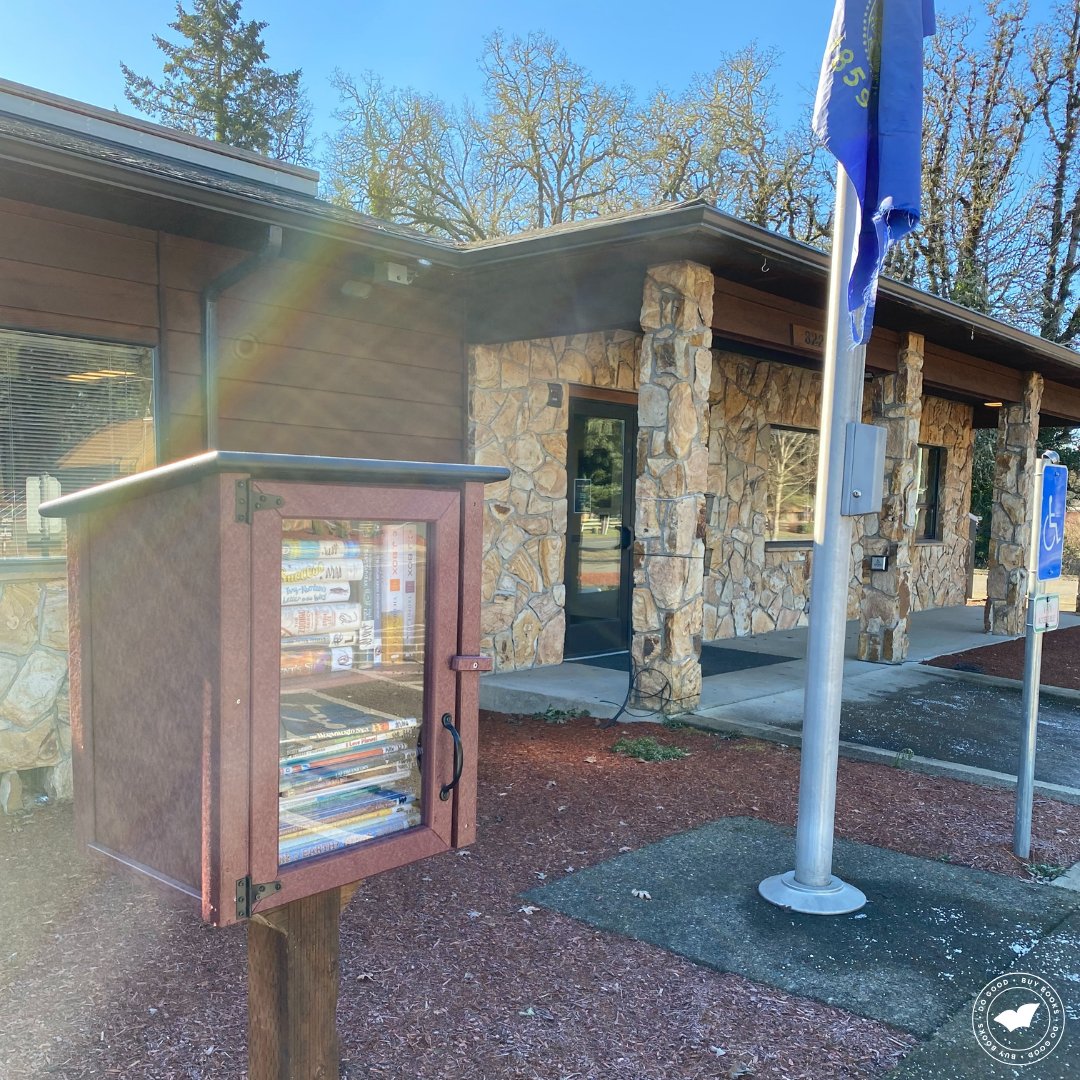 BWBooks's tweet photo. More books, more access! Our donation partnership with the City of Sweet Home is bringing stories to parks & neighborhoods through Little Free Libraries.
Request a donation → https://t.co/39BiYEbMkI
#bookdonation #littlefreelibrary #communityreading #betterworldbooks https://t.co/EtFyfYxvdC