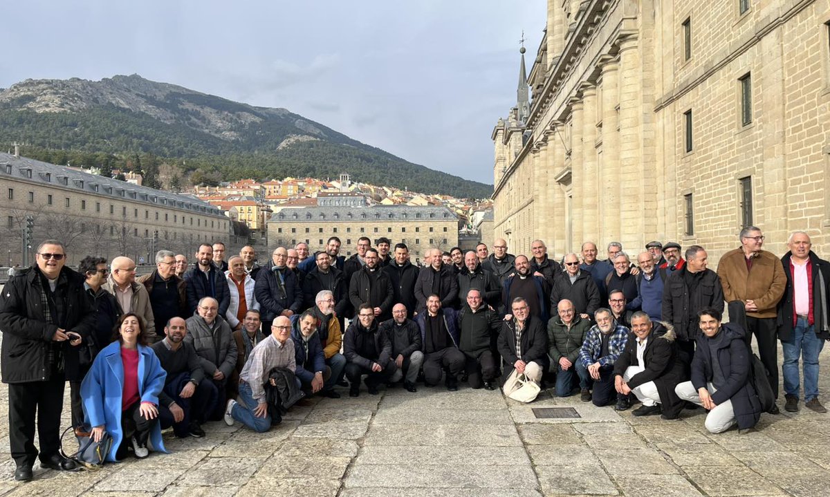 Estos días más de 70 sacerdotes, diáconos y seminaristas de toda España han participado en el encuentro organizado por la @accioncatolicageneral para avanzar juntos en nuestro camino de conversión personal y parroquial.   

@accioncatolicageneral instagram.com/p/DGQWDaeR7pu/…