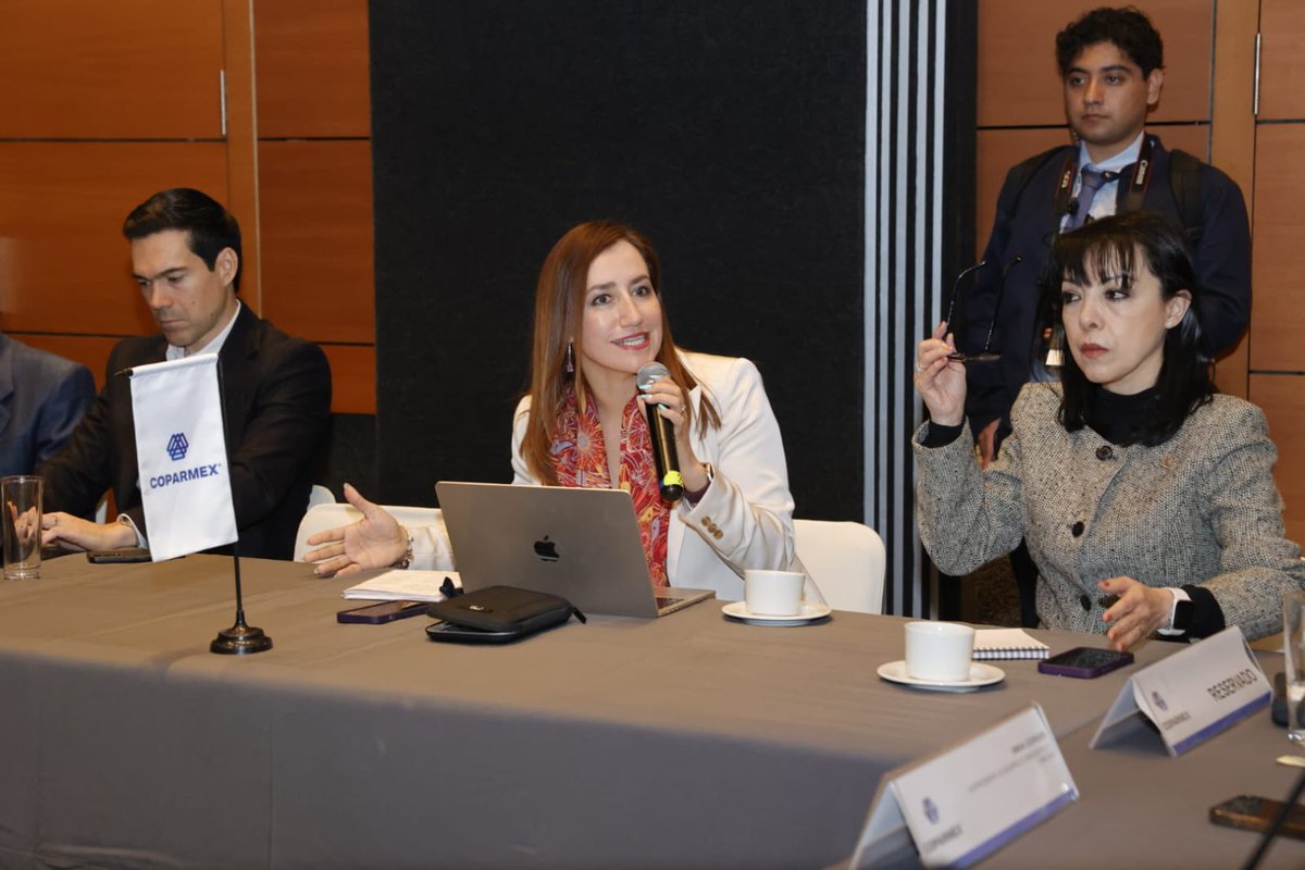 🔵 #JuntasNacionales | En la Comisión de Fortalecimiento Cívico y Democrático llevamos a cabo nuestra primera sesión bajo la dirección de <a href="/RubenFurlongM/">Ruben Furlong M.</a>. 🤝⚖️

Contamos con la participación del Dr. <a href="/luis_e_pereda/">Luis Enrique Pereda</a>, quien nos compartió su visión sobre las complejidades en la