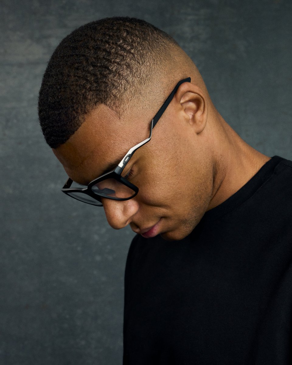 Oakley (@oakley) on Twitter photo Vision isn’t seen, it’s created. See the game. Create the future. <a href="/KMbappe/">Kylian Mbappé</a>
#BeWhoYouAre #EnigmaMass Vision isn’t seen, it’s created. See the game. Create the future. <a href="/KMbappe/">Kylian Mbappé</a>
#BeWhoYouAre #EnigmaMass