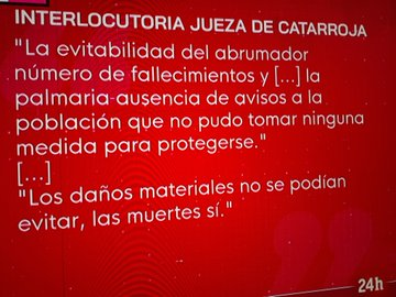 epesimo's tweet photo. #Mazón #ElCascabel19F #LaNoche24h #LaHora20F
#Valencia tiene 8 siglos (1.238) d experiencia en #riadas #GotaFría o #Dana.
Para ponerse a salvo, #Valencia siempre ha utilizado la OBSERVACIÓN, NUNCA HA DEPENDIDO d un mensaje.
#ES_Alert NUNCA se había utilizado en contexto real en #Valencia. #Ayuso fue LINCHADA por la IZQ por utilizar un año antes #ES_Alert en la #DANA d #Madrid.
Policía local con megafonía, TV, Radio, Mensajes... todo puede ayudar con el despreocupado y el imprudente. Pero centrarlo sólo en el #Es_Alert, es una estrategia DEFENSIVA diseñada por un #Sánchez sin escrúpulos consciente q el #Psoe es la CAUSA q impidió las OBRAS d RECANALIZACIÓN y LIMPIEZA, q lo habrían EVITADO.
Un #Sánchez sin escrúpulos q cuando en el amanecer del #29O #AlertaNacional alertó a #Moncloa d inminente #Dana en #Valencia, SÓLO PENSÓ en el cálculo político d utilizar información y recursos para ASALTAR el Gob d #Valencia y hacerse con el poder.
Tal es así, que acuarteló al Ejército impidiéndole salir y ayudar hasta que un Rey enojado, ordenó a su #GuardiaReal acudir en auxilio d #Valencia.
Y siguió buscando acrecentar el DOLOR SOCIAL para deslealmente erosionar al bienintencionado #Mazón q no le vio venir y le agradeció POR ADELANTADO una ayuda q nunca iba a recibir.
La maldad d #Sánchez llegó al extremo que rechazó la colaboración física d equipos internacionales, y NO solicitó el #FondoEuropeoDeSolidaridad hasta el día anterior a q caducaba, a pesar d estar los valencianos tirados por las calles.
Ahora, en colaboración con la #RataDe2Patas del #Compromís d #Baldovi y los comunistas d #Podemos, está buscando instrumentalizar el #JuzgadoDeInstrucción N°3 d #Catarroja d la Juez #NuriaRuizTobarra, a quien le ha empotrado 5 fiscales que dependen del inidóneo, repudiado, imputado, negacionista declarativo y obstruccionista d la Justicia #FiscalGeneral #ÁlvaroGarcíaOrtíz. (Máxime con la amenaza de #lawfare lanzada hoy contra #Ayuso).
De ser cierto lo que #rtveMinisterioDelBulo está informando d ese Juzgado d #Catarroja, ya evidencia un dirigismo sectario extremo encaminado a asentar en la #OpiniónPública q la ÚNICA responsabilidad no está en quién desembalsó las presas, o en si el Presidente socialista d #CHJ confundió y no avisó, o en por qué #PilarBernabéGarcía, la #DelegadaDelGOB q no se apea del chaleco d Jefa d @ProteccionCivil, no activó, exigió o propuso el uso d esa #ES_Alert que ahora ve tan imprescindible, o por qué Moncloa se desentendió.