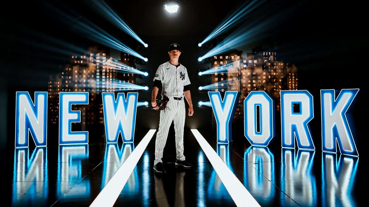 Yankees's tweet photo. For NY. 

#RepBX https://t.co/z8dnhAuN3d