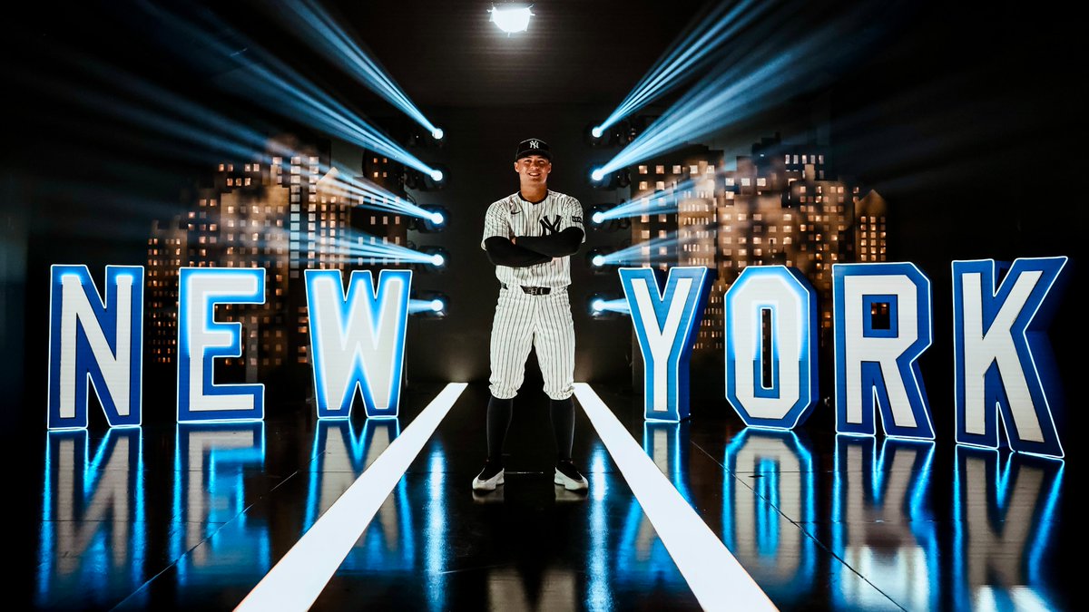 Yankees's tweet photo. For NY. 

#RepBX https://t.co/z8dnhAuN3d