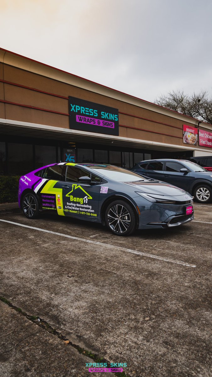 Another business work vehicle turned into mobile billboard. Advertisement while your stuck in traffic. 2 birds 1 stone. #commercialwraps 
#vehiclewraps #toyotaprius