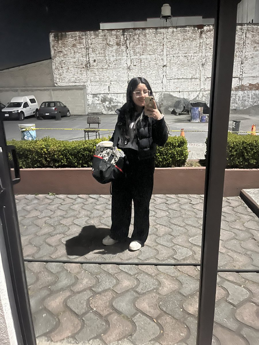 alarcon1697's tweet photo. 🫰🏻💜 https://t.co/DGbCeHRwUR