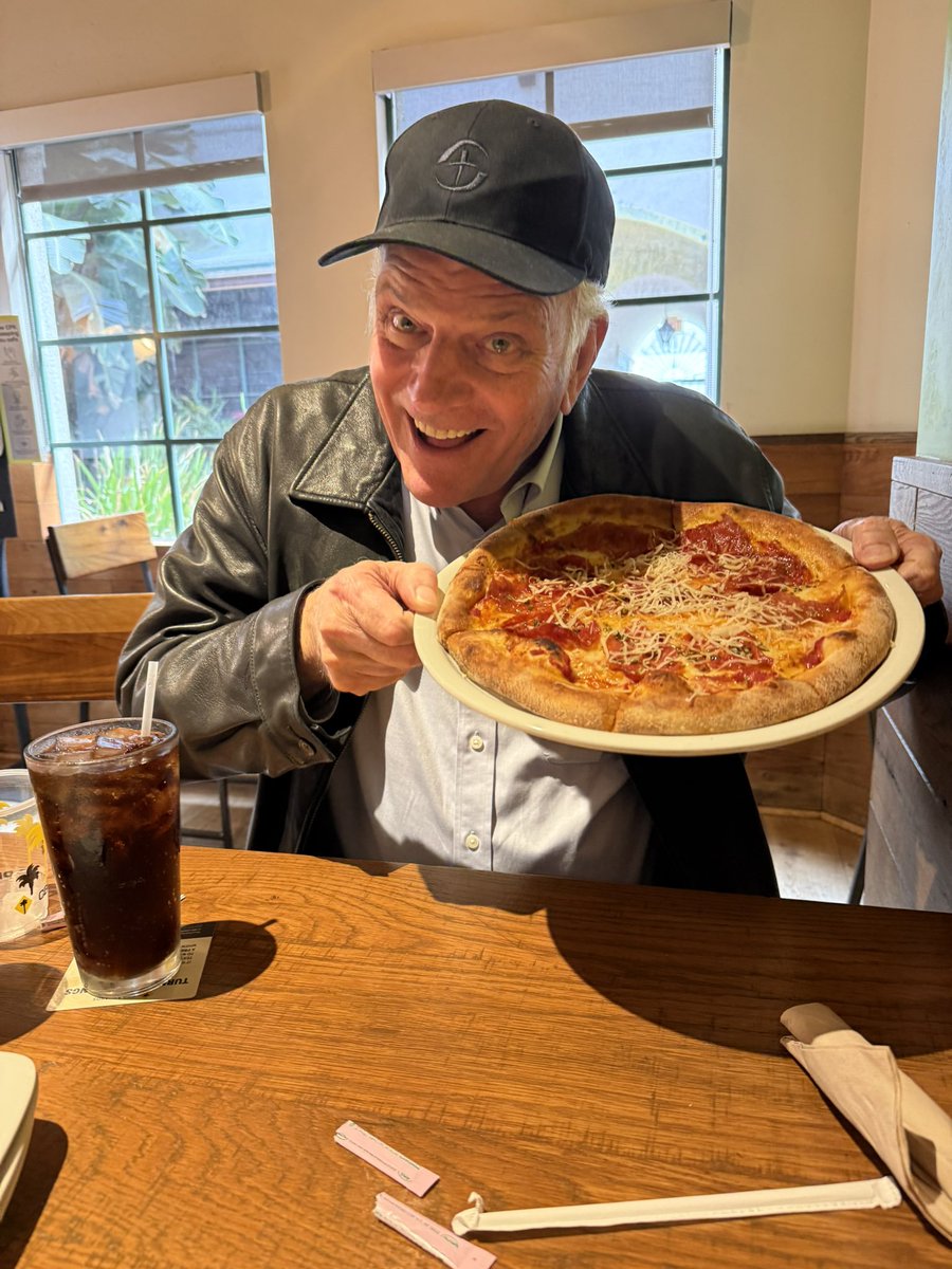 Franklin_Graham's tweet photo. You can’t be in California without going to the @calpizzakitchen! #pepperoni https://t.co/pdJTCrFSh2